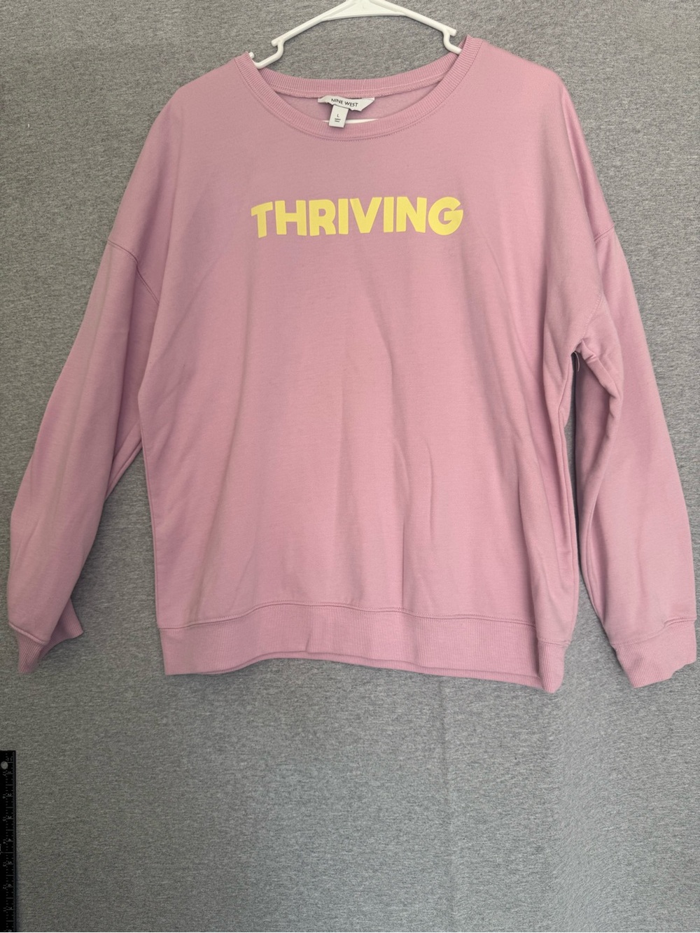 Nine West Pink Size L Crewneck LightweightSweatshirt with Yellow "THRIVING"